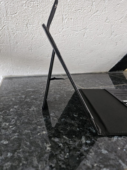 Personalisierte Tablethülle – schwarz-rot