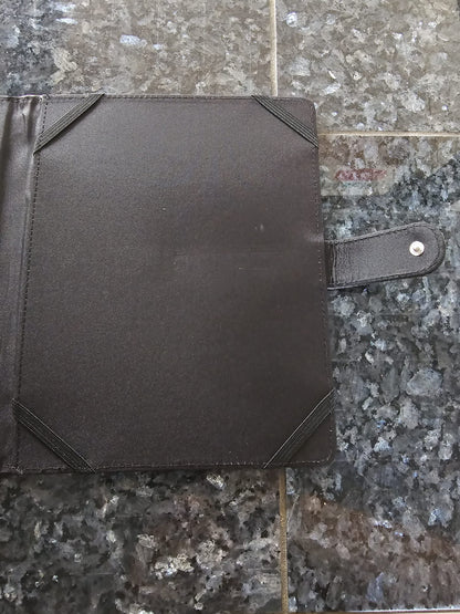 Personalisierte Tablethülle – schwarz-rot